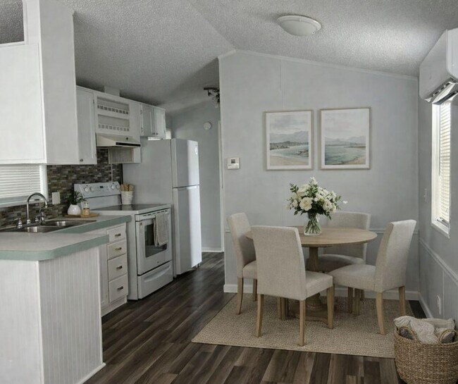 Foto del edificio - 21320 Lake Bambi Cir