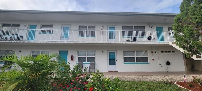 Foto del edificio - 5855 18th St N