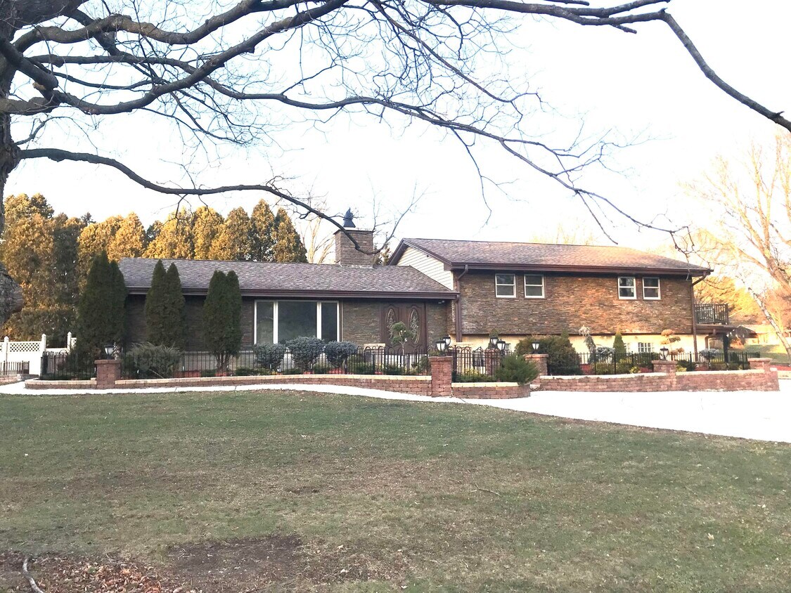 5781 Fern Ct, Greendale, WI 53129 House Rental in Greendale, WI