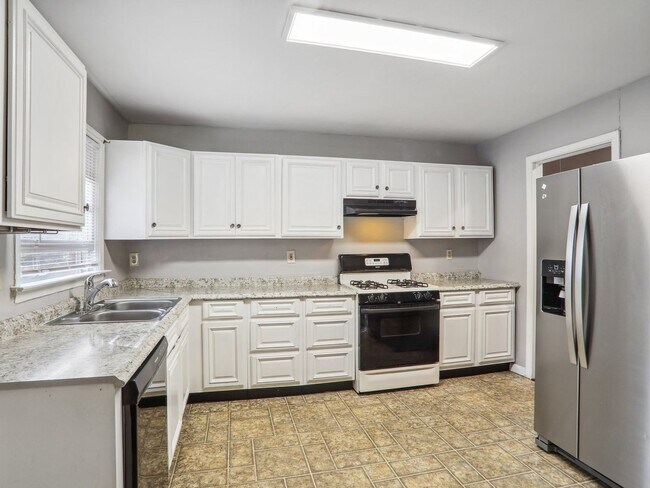 Foto del edificio - 3 Bedroom Duplex in Decatur