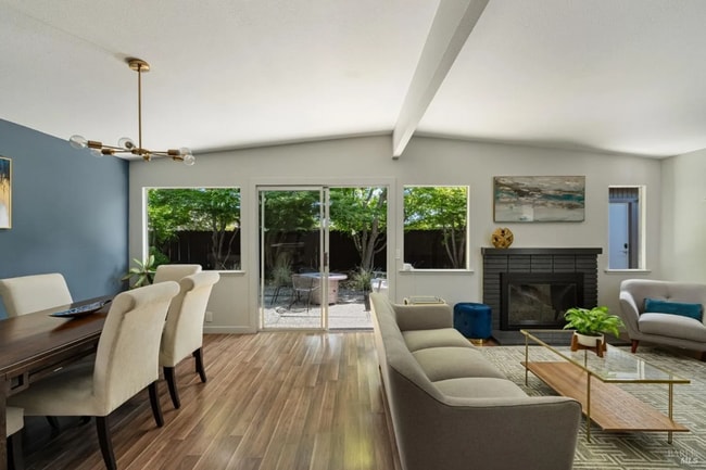 Building Photo - Mid-century Modern Home w/In-law