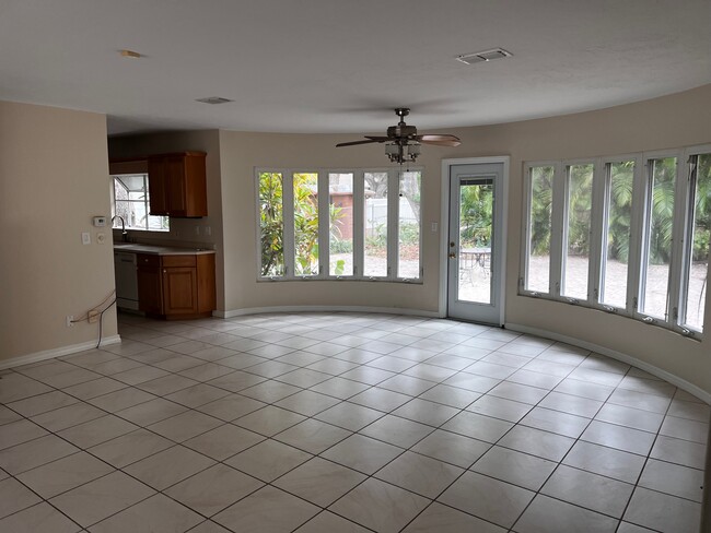 Building Photo - 2501 Keystone Ct N
