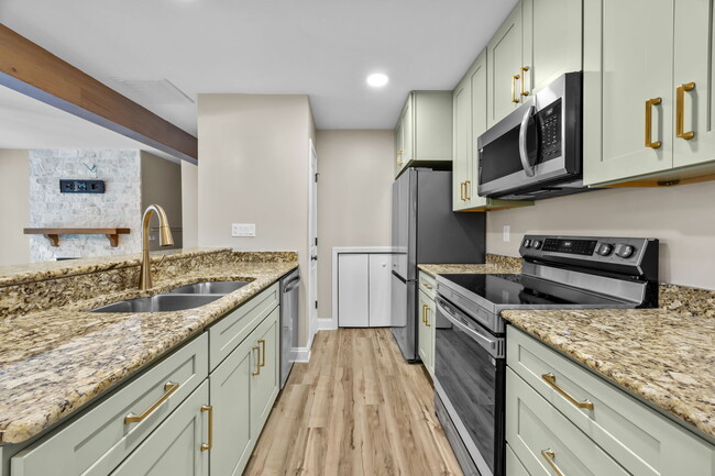 Foto del edificio - 425 W 8th St