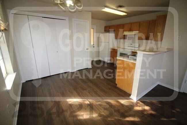 Foto del edificio - 1408 Dugger Cir