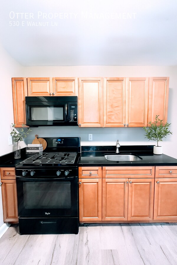 Foto del edificio - 530 E Walnut Ln