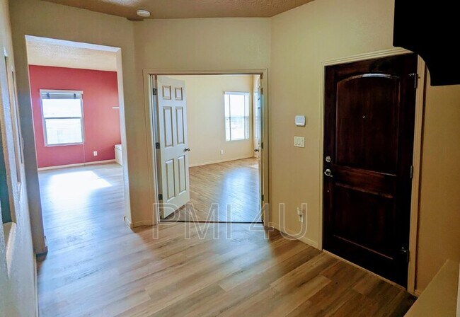 Foto del edificio - 2317 Garden Rd NE