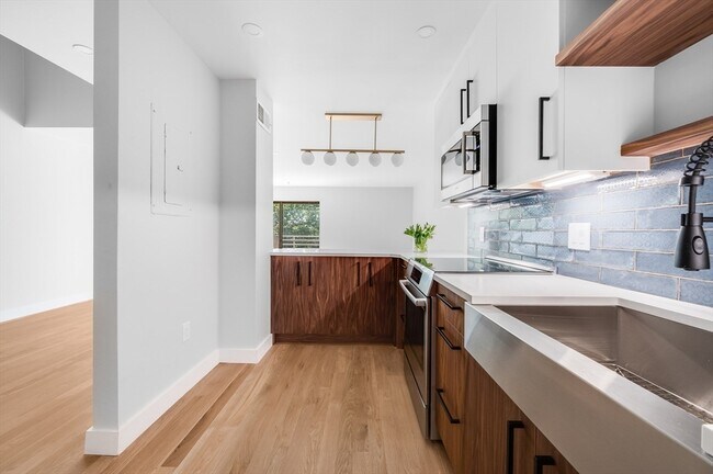 Foto del edificio - 199 Coolidge Ave