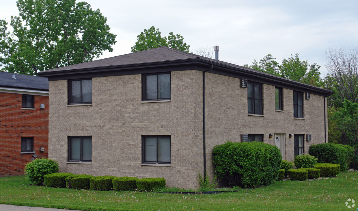 Building Photo - Hickory Apartments