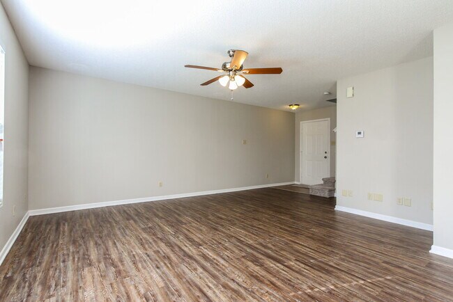 Foto del edificio - 1796 Feather Reed Ln