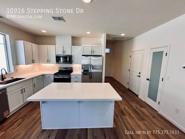 Foto del edificio - 10916 Stepping Stone Dr