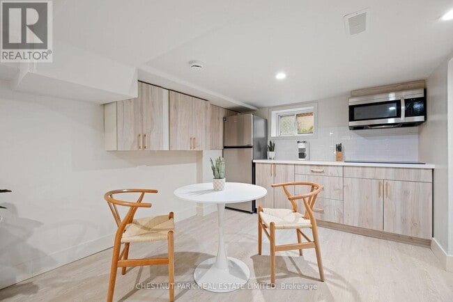 Building Photo - 76 Major MacKenzie Dr.