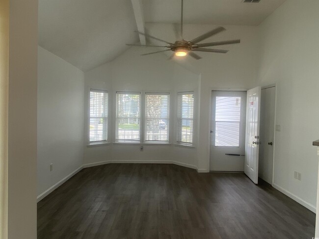 Building Photo - 130 Whitehaven Ct