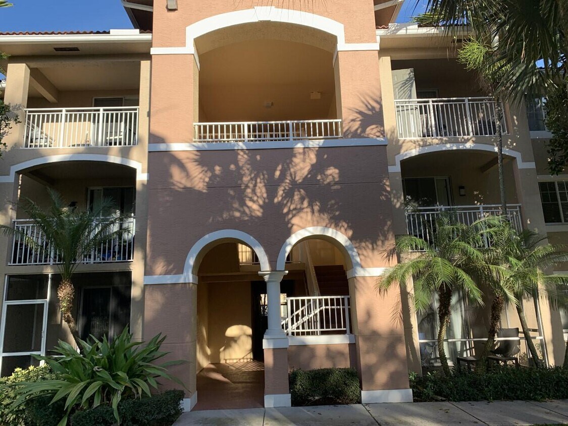 6434 Emerald Dunes Dr Unit 303, West Palm Beach, FL 33411 Condo for
