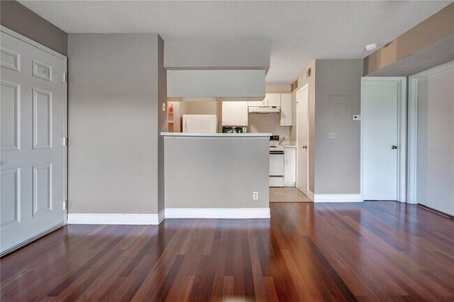 Building Photo - 320 Black Oak Ct
