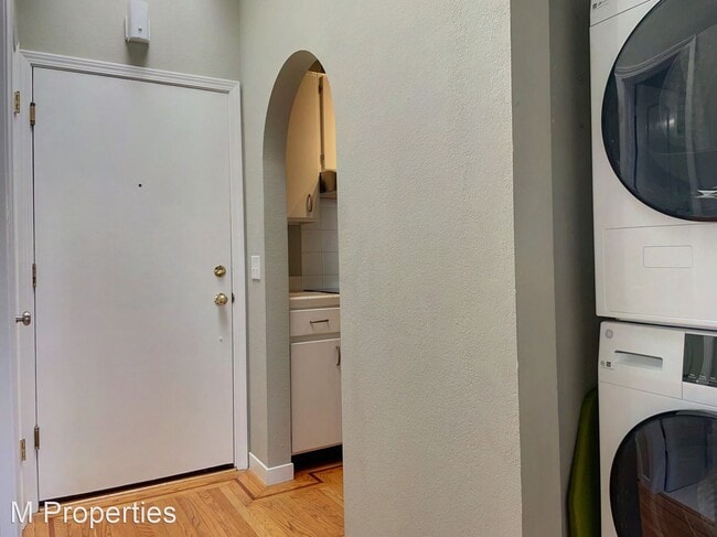 Building Photo - 1960 Hayes St