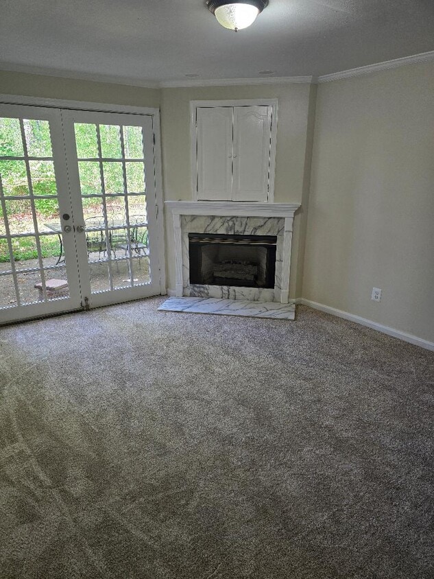 Walk-out Rec Room - 439 Ridgemore St