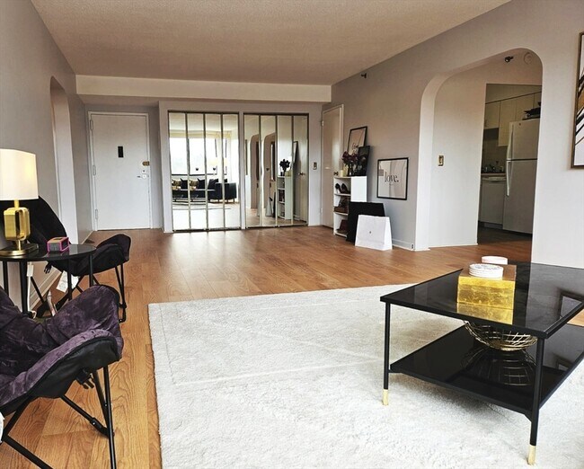Foto del edificio - 1731 Beacon St