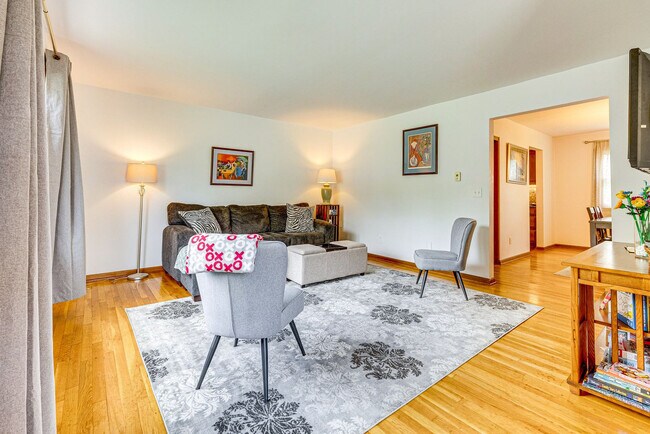 Foto del edificio - 219-221 East North Street-SI ID1602726P