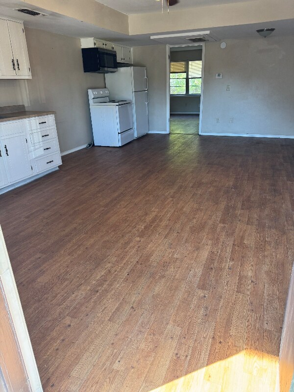 Building Photo - 750 Bonham St