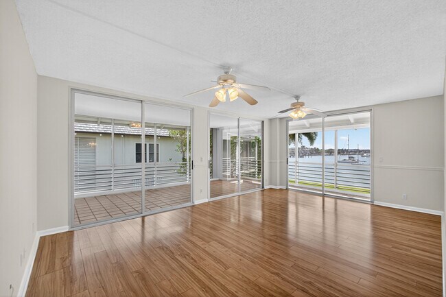 Building Photo - 1071 Sugar Sands Blvd