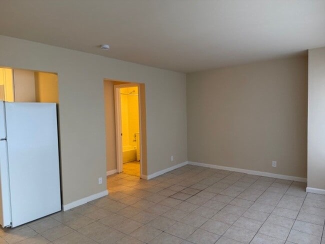 Foto del edificio - 1728 Broadway St