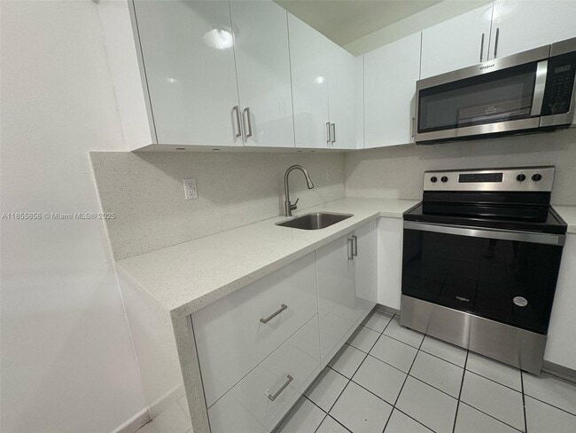 Foto del edificio - 5660 W 25th Ct