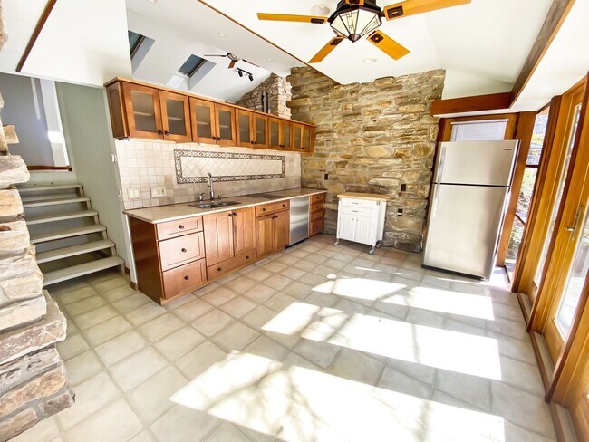 Building Photo - 2057 Conestoga Rd
