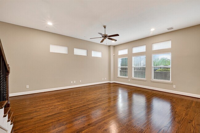 Foto del edificio - 1333 W 23rd St