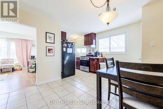 Photo du bâtiment - 151 Nugent Dr