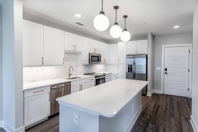Building Photo - The Crown of Queen City