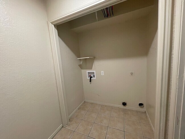 Foto del edificio - 2162 E Arkansas Ln