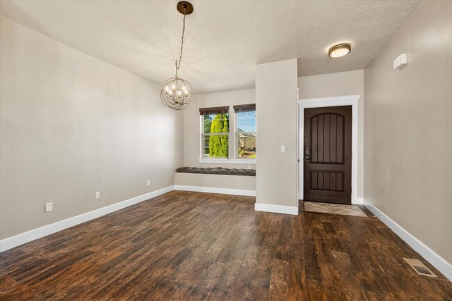 Building Photo - Move-In Ready! Tastefully Remodeled 4-Bedr...