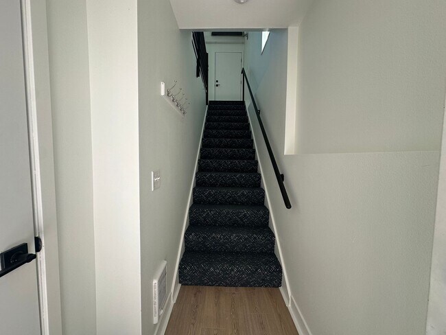 Foto del edificio - 3046 Anderberg Dr