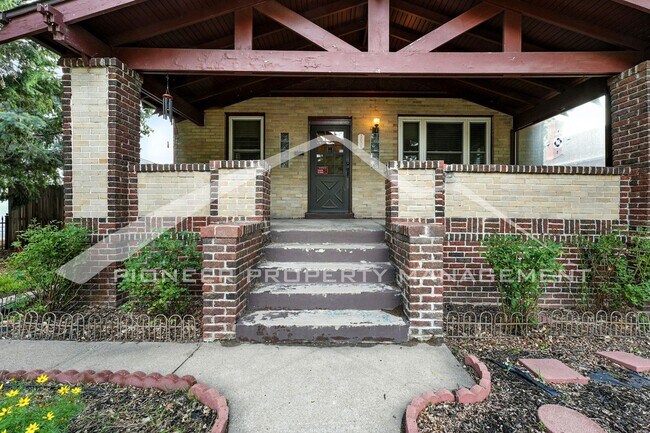 Building Photo - Lovely 3 bedroom home in the Highlands Nei...