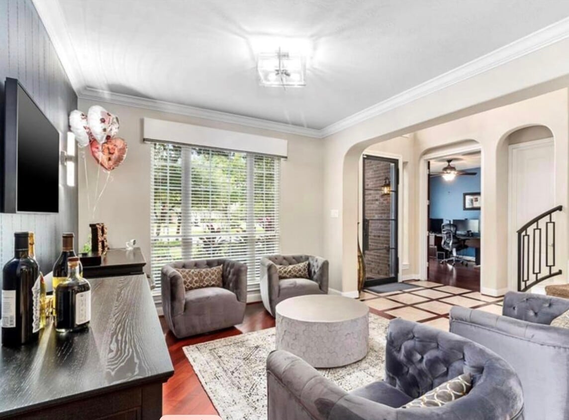 Building Photo - 2211 Mad River Ln