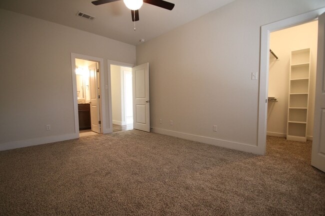 Building Photo - 8037-8039 Arbor
