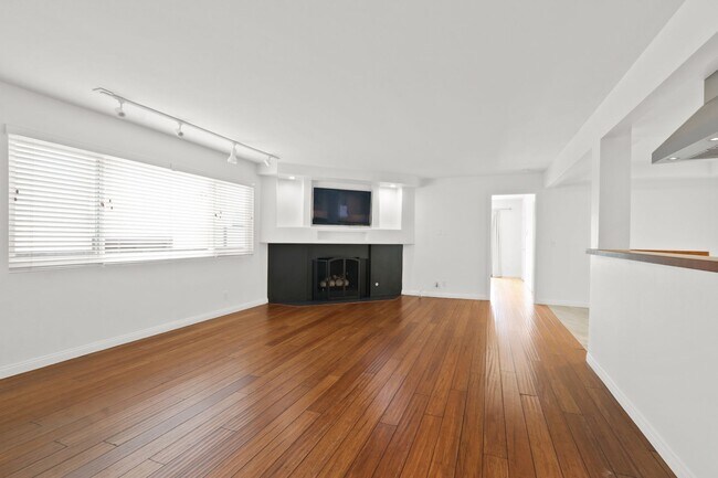 Foto del edificio - Coastal Living in the Heart of Corona del Mar