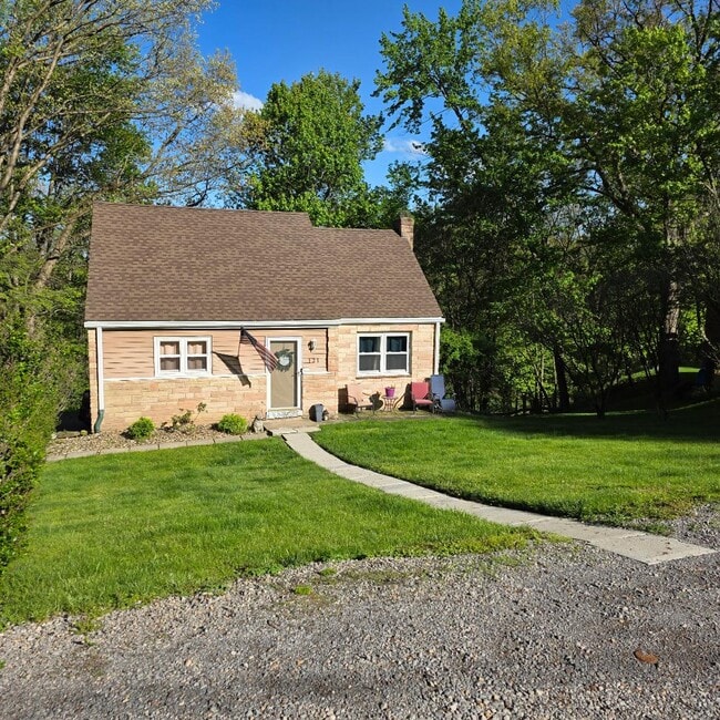 Building Photo - 121 Ridge Rd