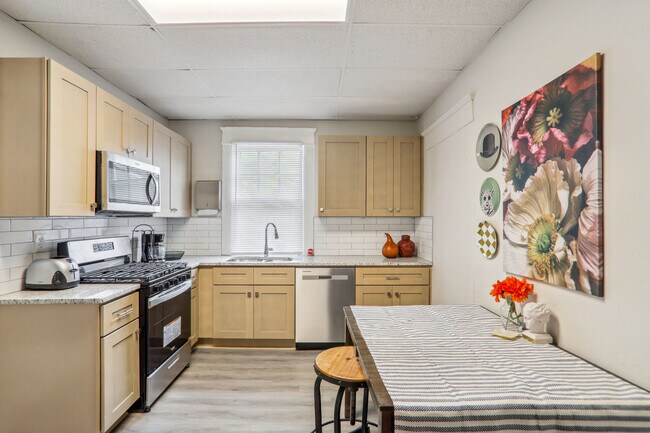 Foto del edificio - 606 Moreland Ave SE