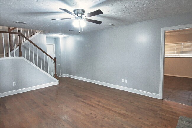 Building Photo - 3202 Birch Creek Dr