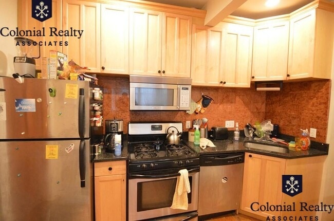 Building Photo - 69 Babcock St