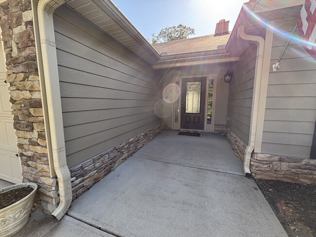 Building Photo - 140 Rolling Oaks Ln