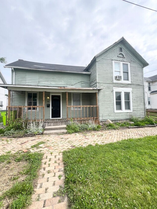 Primary Photo - 616-618 E Franklin Street