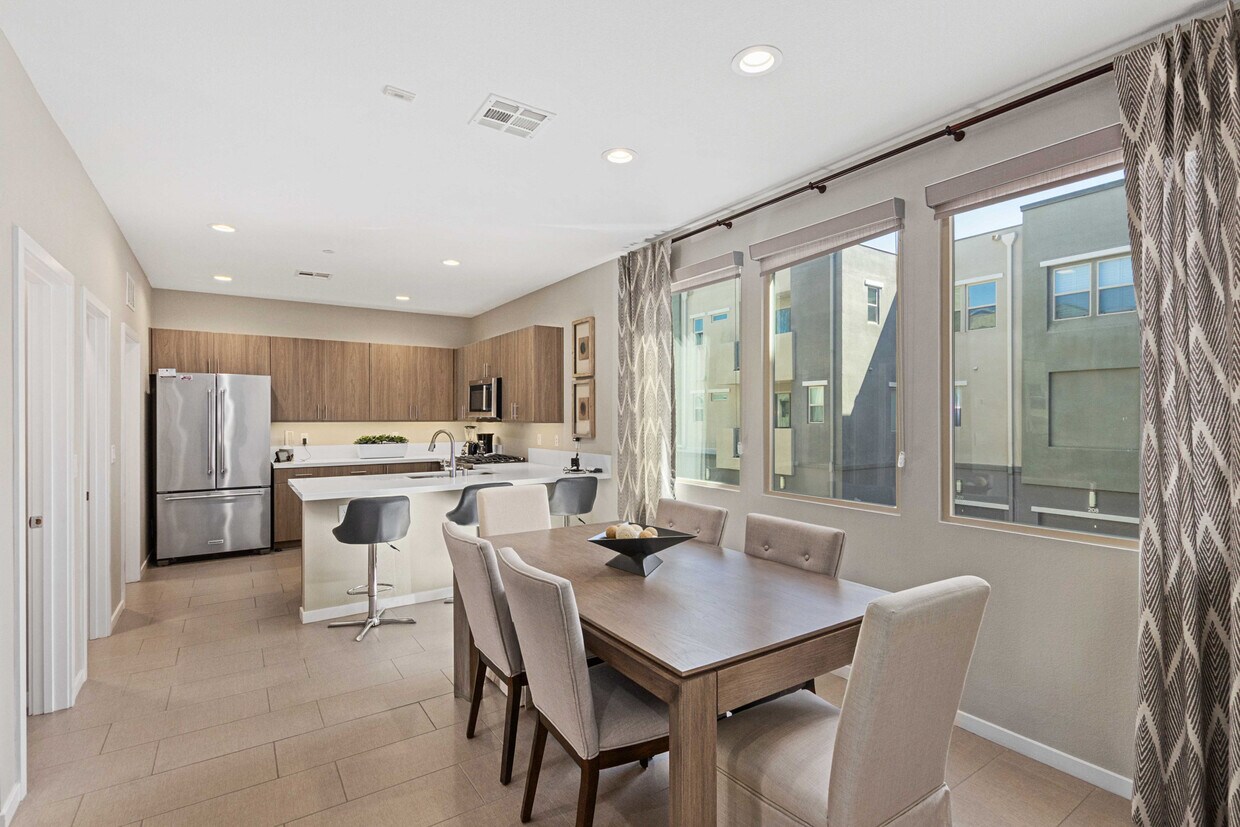 Foto principal - 11257 Rainbow Peak Ave