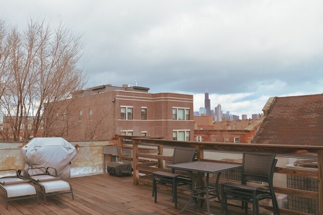 Building Photo - 1811 W 17th St