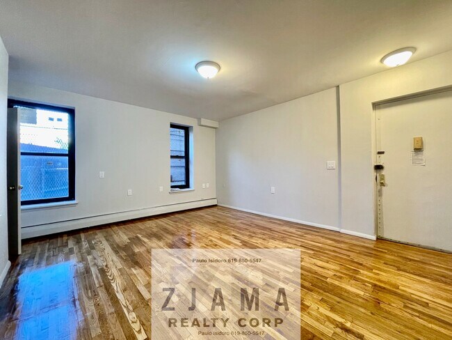 Building Photo - 136 St Pauls Pl