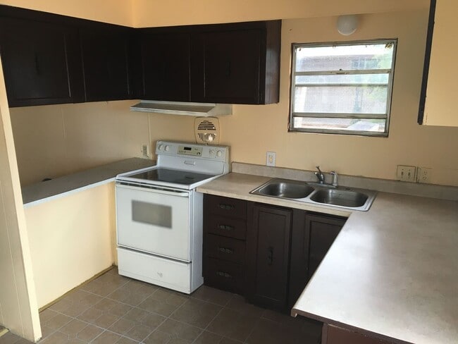 Building Photo - Location, Location!  Nice home located nea...