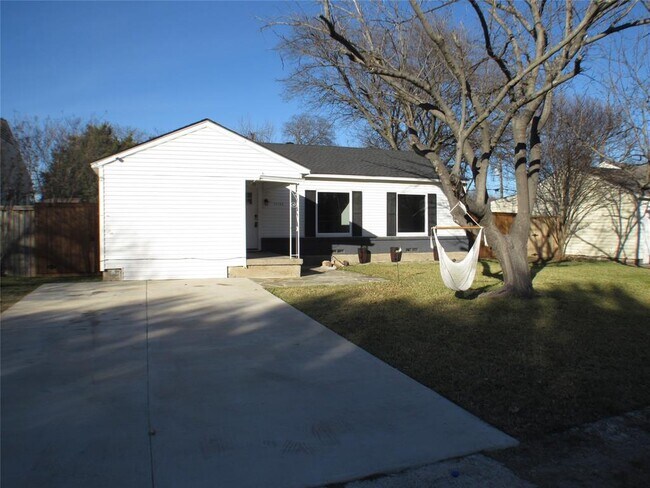 Building Photo - 11743 Broadmoor Dr