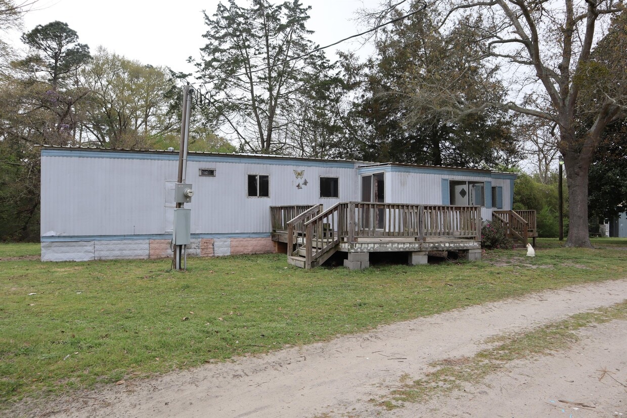 Primary Photo - 1643 Old Grantham Rd