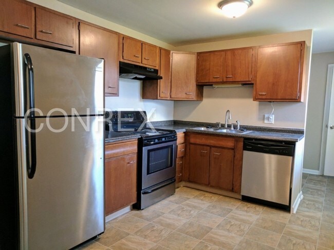 Building Photo - 506 Avon Oak Ct